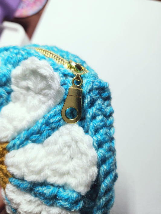 daisy zipper pouch