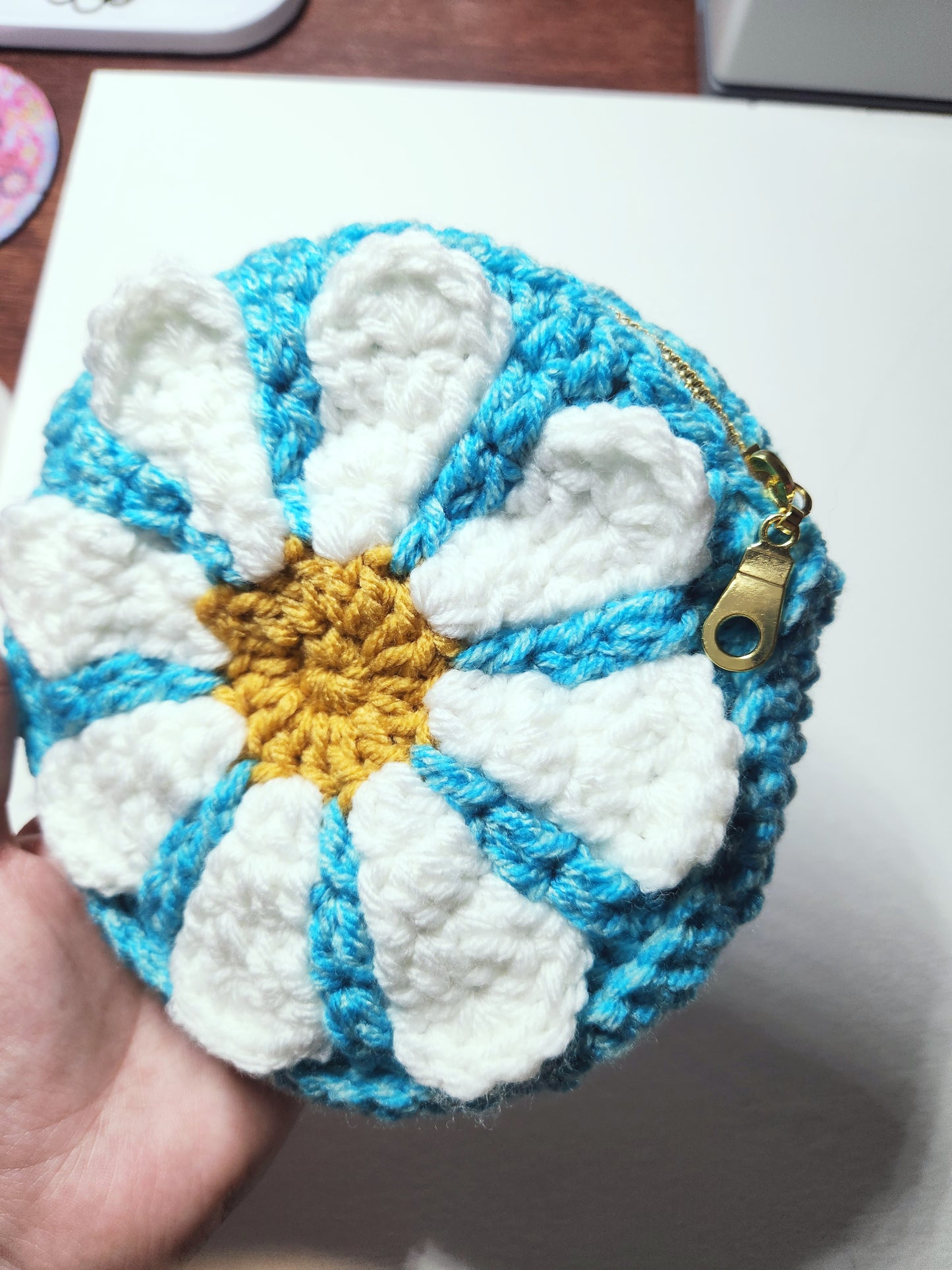 daisy zipper pouch