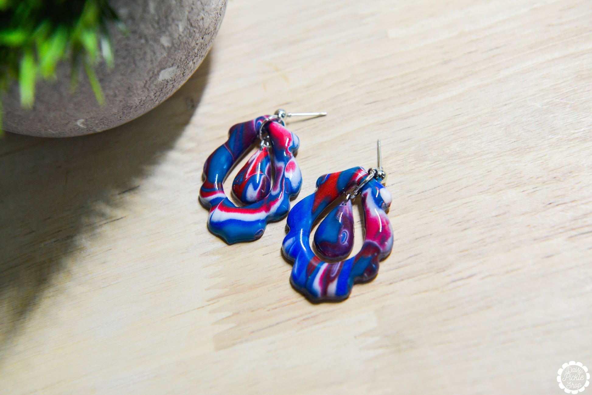 Marbled Red White and Blue Deco Earring