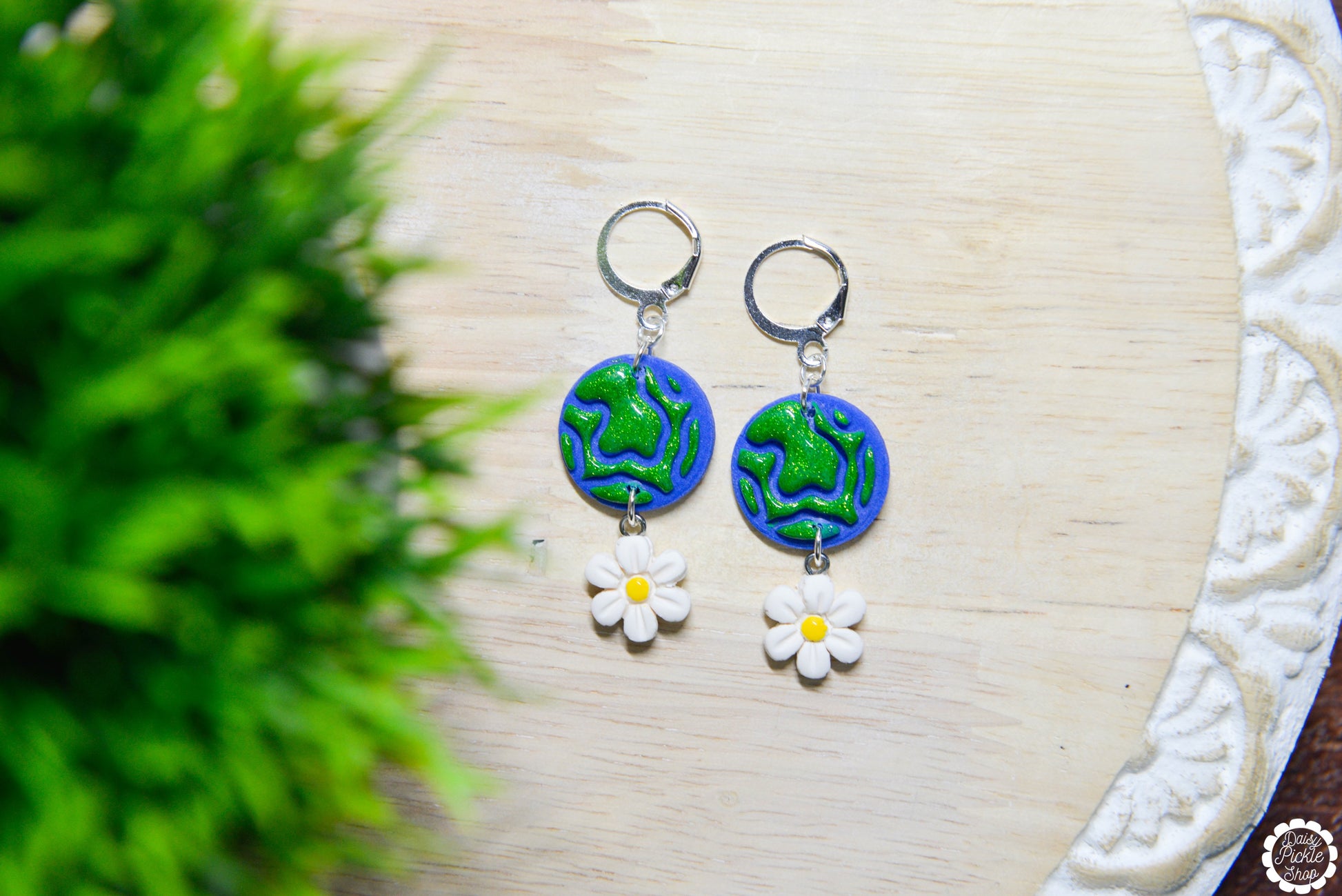 Planet Earth Daisy Earrings